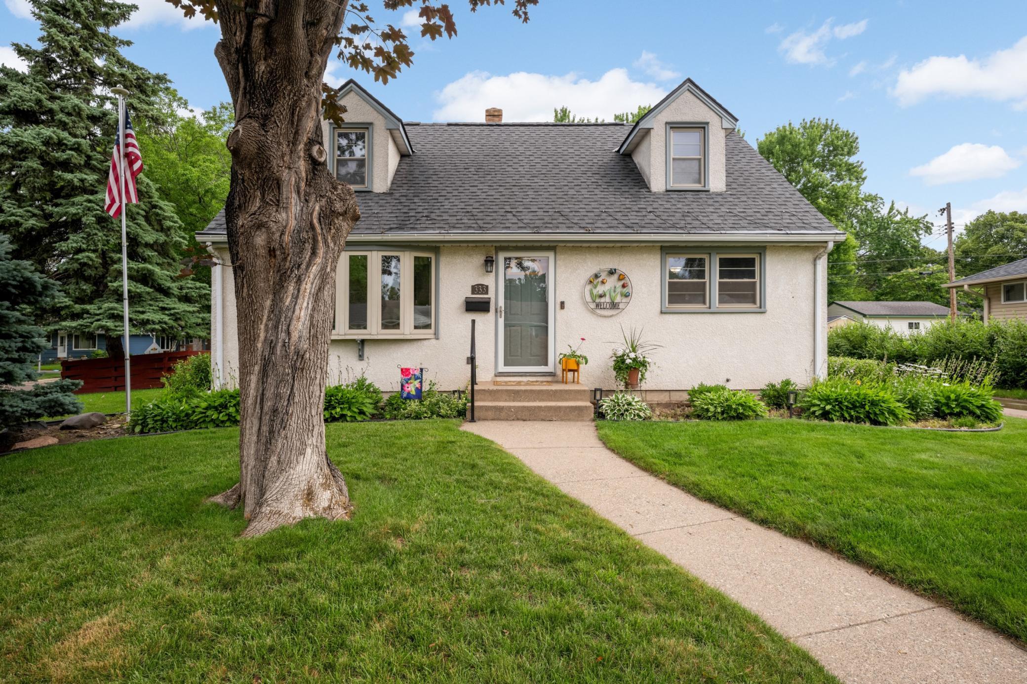 Beautiful stucco home on a large .23 acre lot! Shingles are only 4 years old.