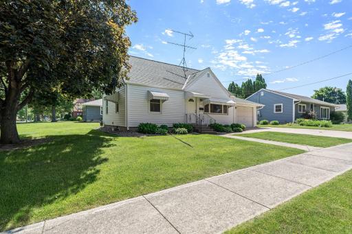 227 5th Avenue NE, Faribault, MN 55021