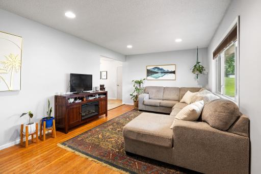 1515 Woodhill Road, Burnsville, MN 55337
