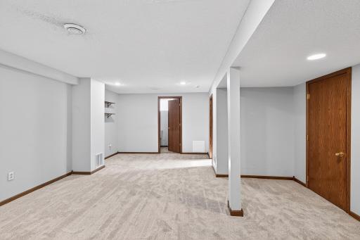 1515 Woodhill Road, Burnsville, MN 55337