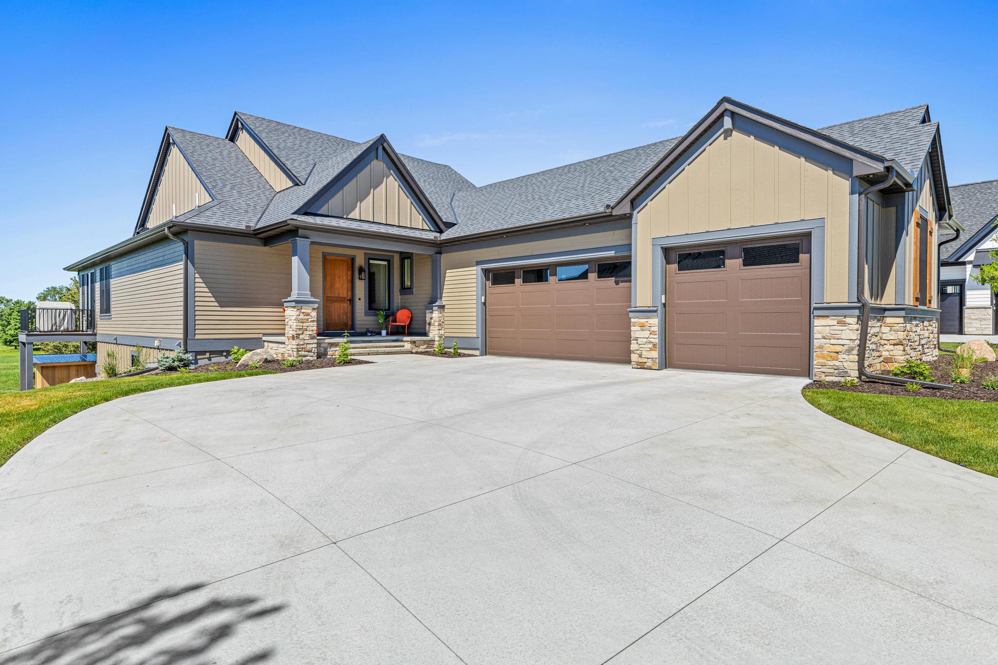 Welcome to this exceptional 4bd/4ba Colorado-inspired custom Pratt built home, perfectly positioned to capture breathtaking views and spectacular sunsets in sought after North Oaks development.