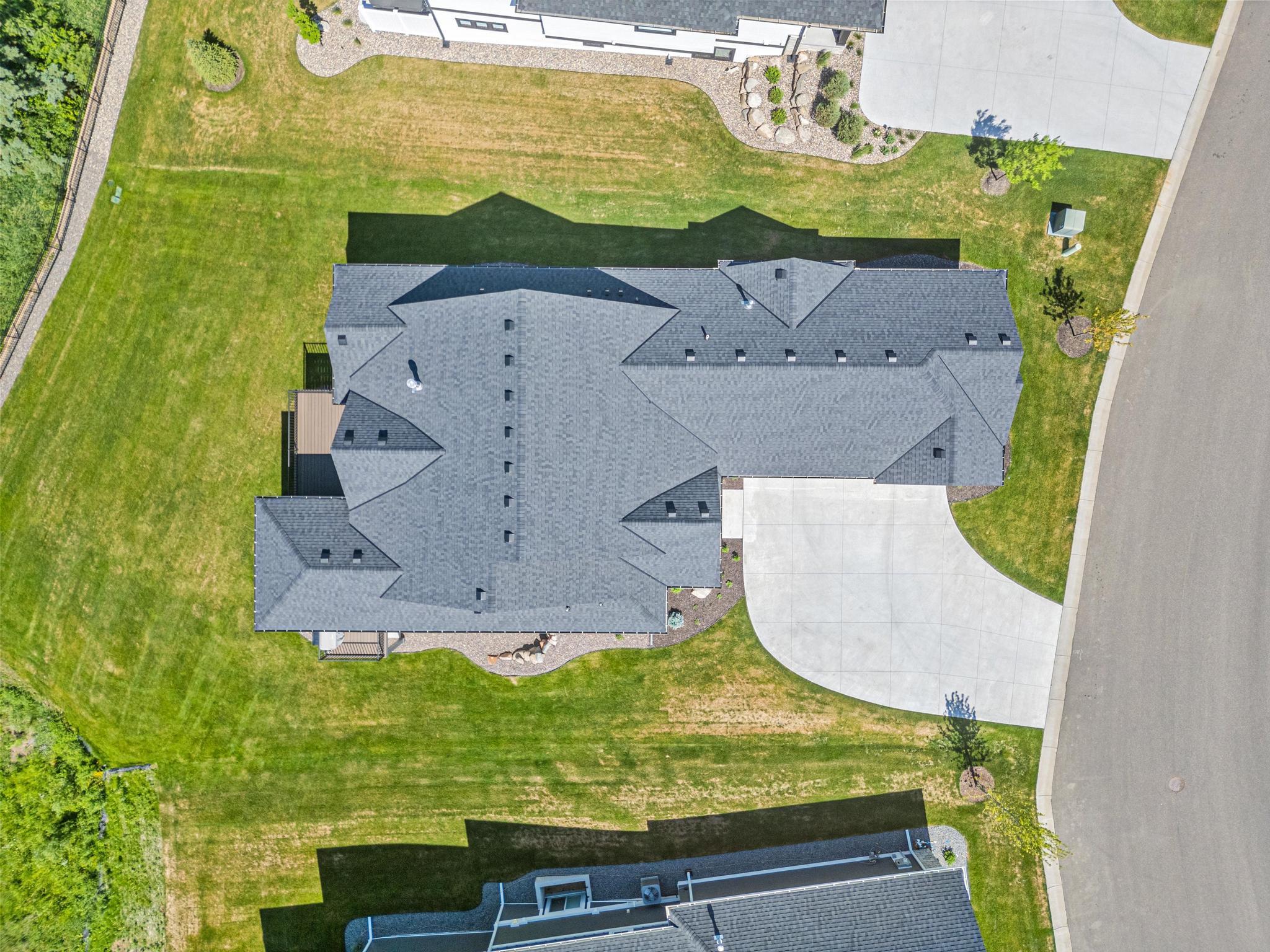 Large driveway is perfect for guests.