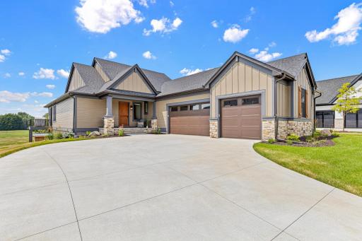 105 Spring Farm Road, North Oaks, MN 55127