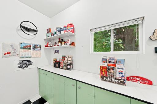 Workshop Space in 3rd Garage Stall.jpg