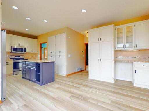 8658 Upland Lane N, Maple Grove, MN 55311