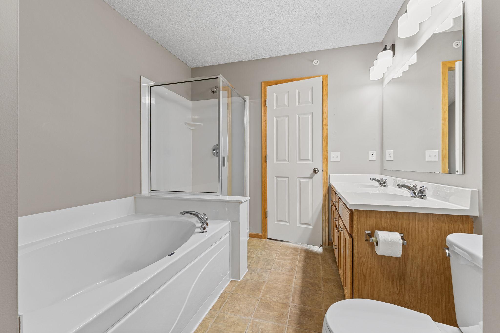 Primary bath with soaker tub and seperate shower