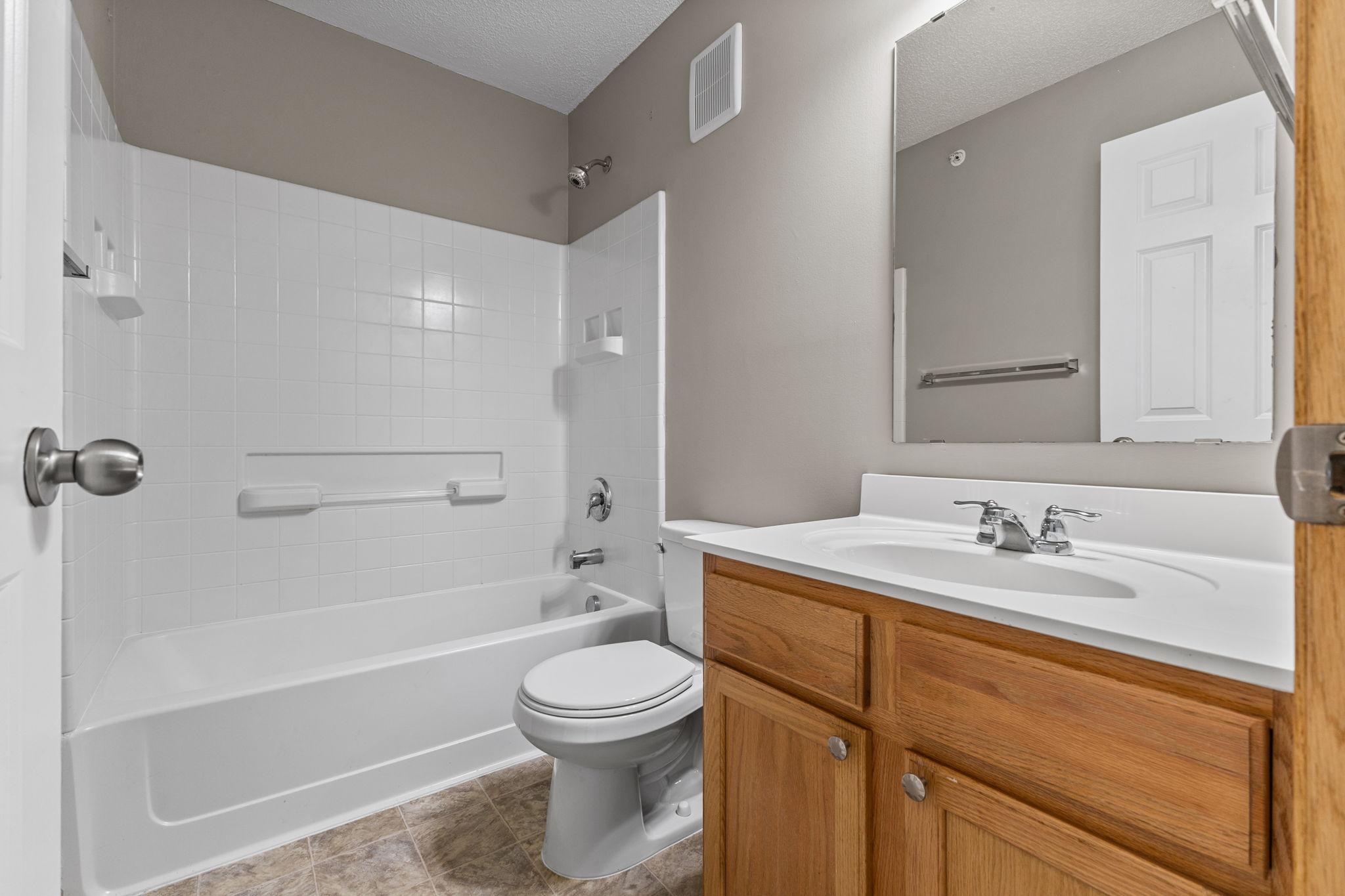 Upper level full bath