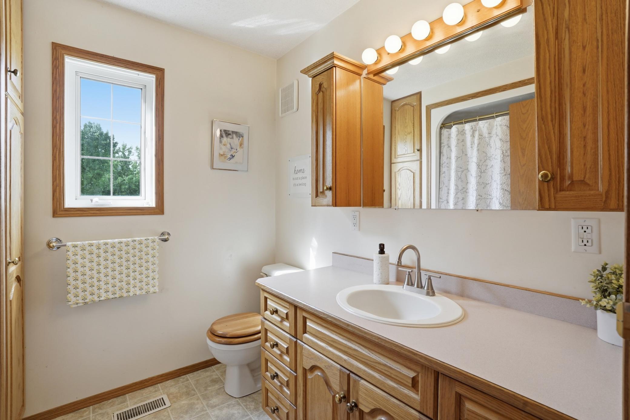 2nd Bathroom