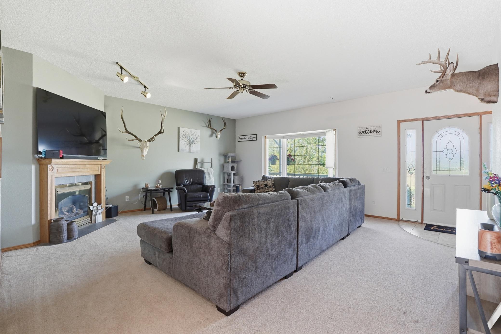 Living room (2)