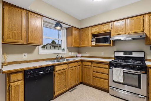 7616 113 1/2 Avenue N, Champlin, MN 55316