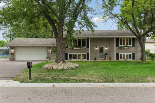 7616 113 1/2 Avenue N, Champlin, MN 55316