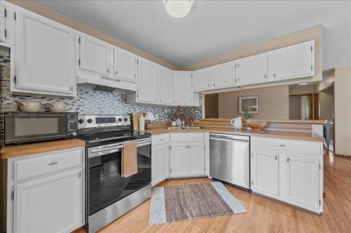 Stainless steel appliances adds to the shine of the kitchen.
