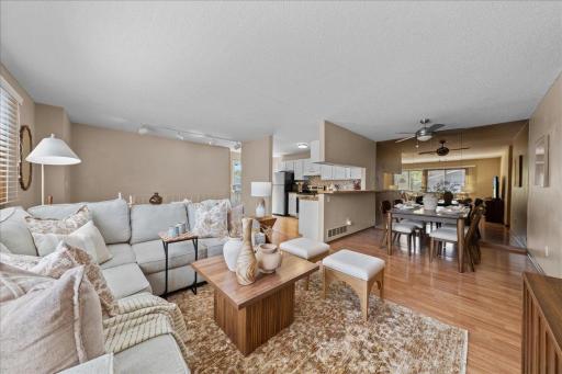 1604 Helmo Avenue N, Oakdale, MN 55128