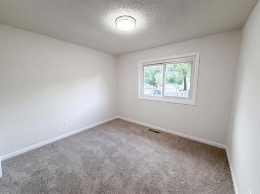 546 Hazel Street N, Saint Paul, MN 55119