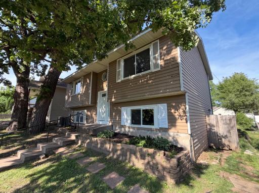 546 Hazel Street N, Saint Paul, MN 55119