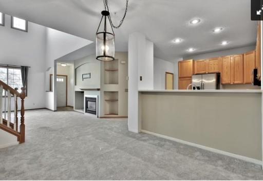 Recent flooring & paint throughout