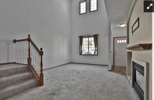 Grand 2-story window