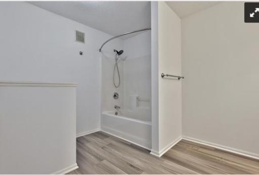 Erwin upper Bath foor.jpg