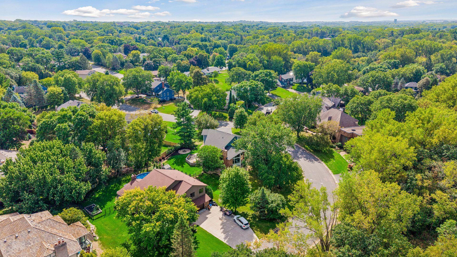 Ideally located in one of Mendota Heights’ most desirable neighborhoods.