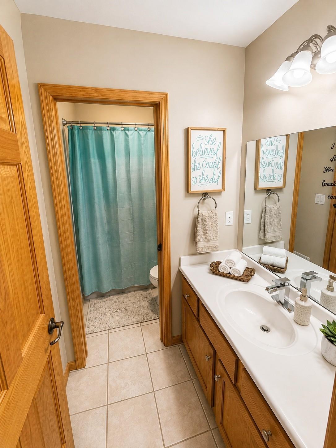 CHILDRENS bathroom_photogra.jpg