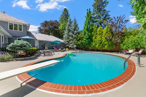 6612 Dovre Drive, Minneapolis, MN 55436