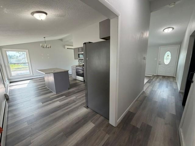 Hall-Kitchen