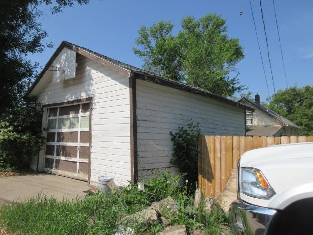 Detached Garage