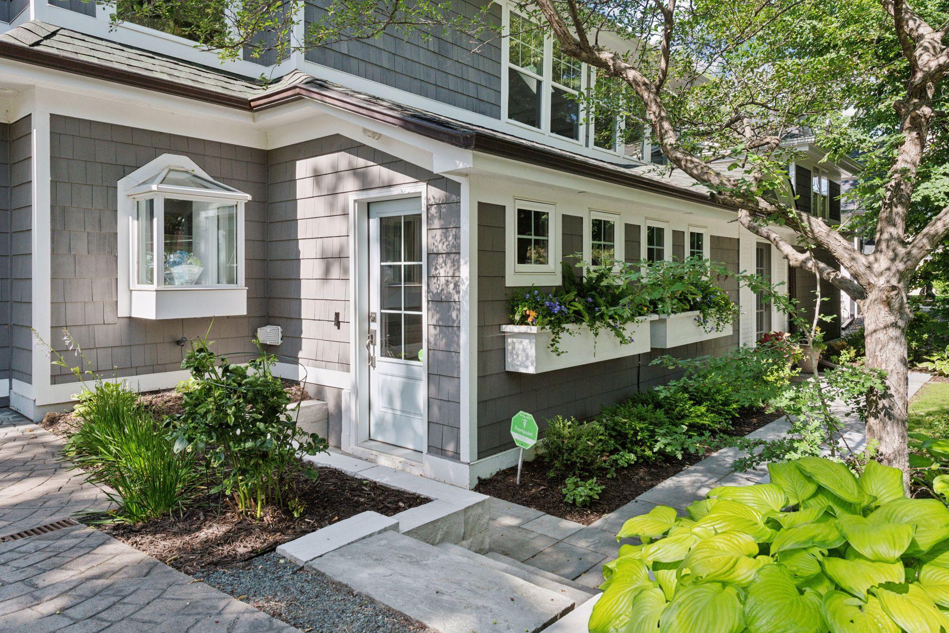 Welcome home to 3040 Northview Road