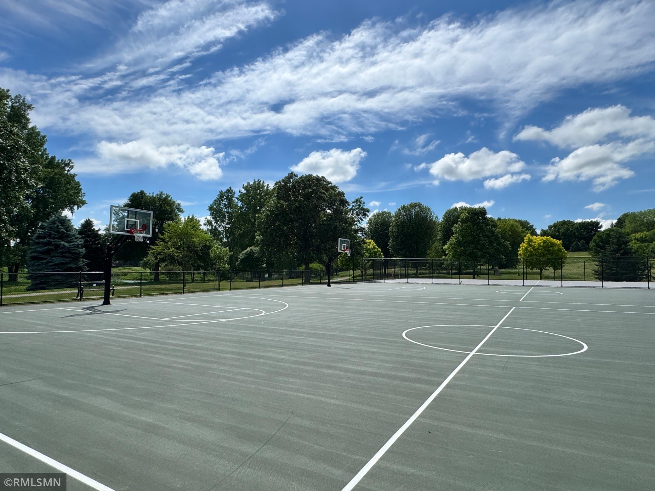 Walk To Highlands Park Basketball Courts!