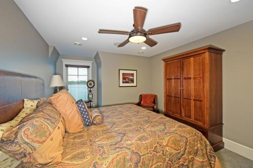 14291Shady BeachNew_057_small.jpg