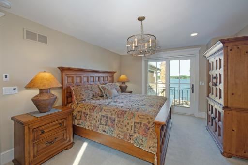 14291Shady BeachNew_055_small.jpg