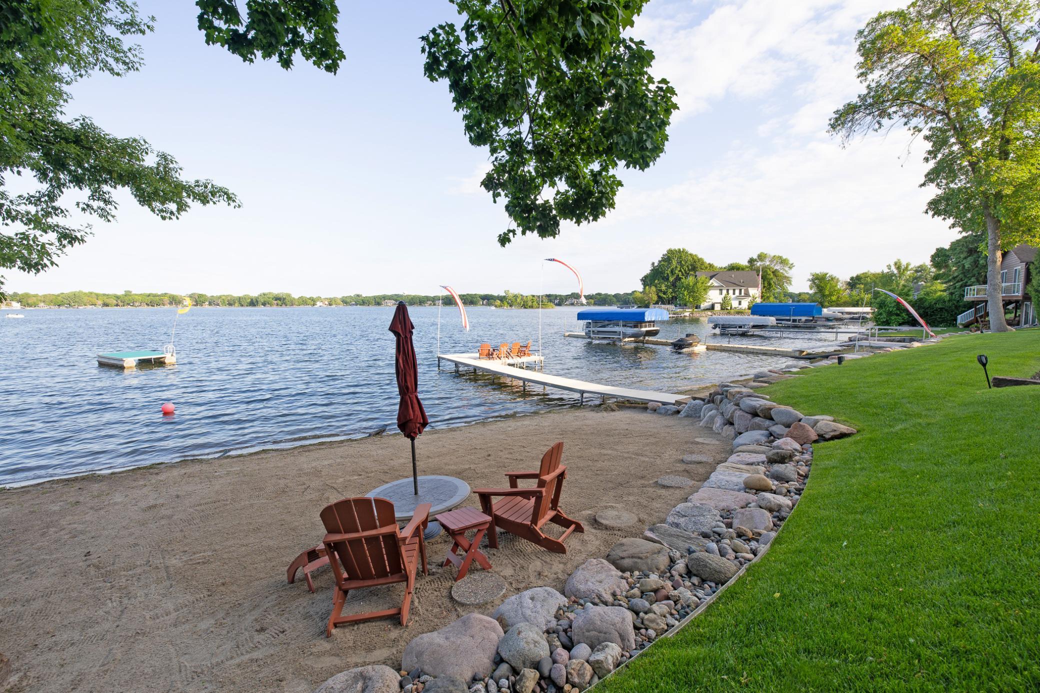 14291Shady BeachNew_022_small.jpg