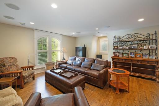 14291Shady BeachNew_052_small.jpg