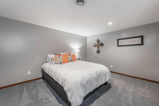 11990 380th Avenue, Blue Earth, MN 56013