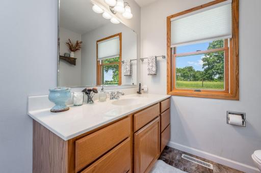 11990 380th Avenue, Blue Earth, MN 56013