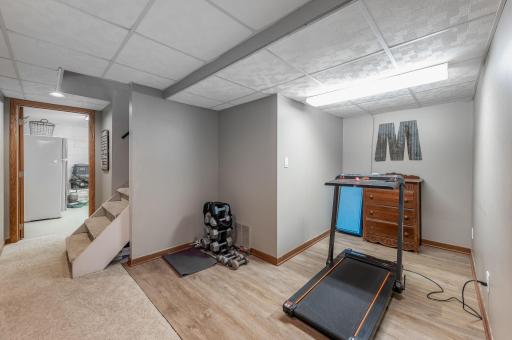 11990 380th Avenue, Blue Earth, MN 56013