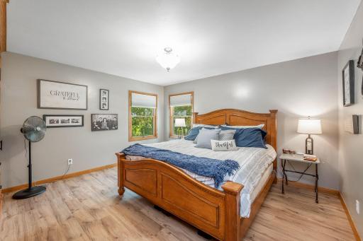 11990 380th Avenue, Blue Earth, MN 56013