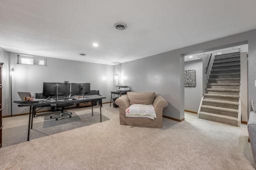 11990 380th Avenue, Blue Earth, MN 56013