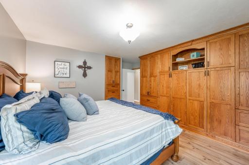 11990 380th Avenue, Blue Earth, MN 56013