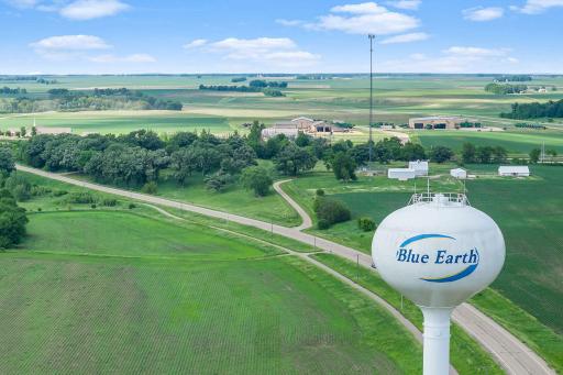 11990 380th Avenue, Blue Earth, MN 56013