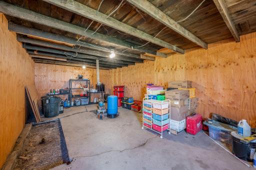 11990 380th Avenue, Blue Earth, MN 56013