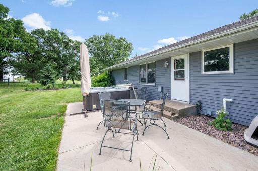 11990 380th Avenue, Blue Earth, MN 56013