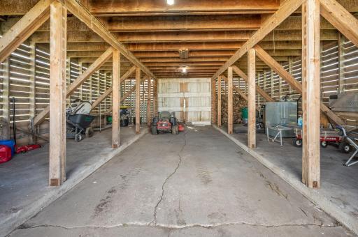 11990 380th Avenue, Blue Earth, MN 56013