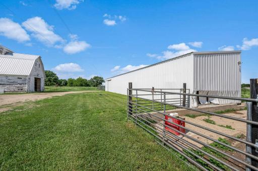 11990 380th Avenue, Blue Earth, MN 56013
