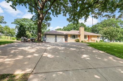 11990 380th Avenue, Blue Earth, MN 56013