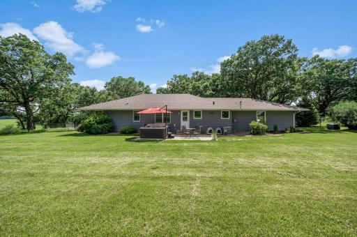 11990 380th Avenue, Blue Earth, MN 56013