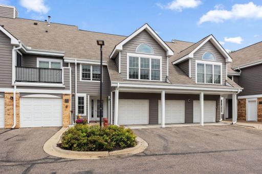 6010 Chasewood Parkway, 205, Minnetonka, MN 55343
