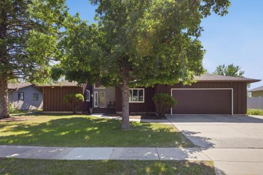 2504 18th Street S, Moorhead, MN 56560