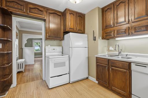 1883 Saint Clair Avenue, Saint Paul, MN 55105