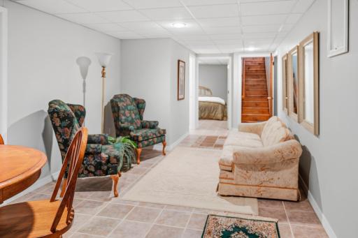1146 Pleasure Drive W, Litchfield, MN 55355